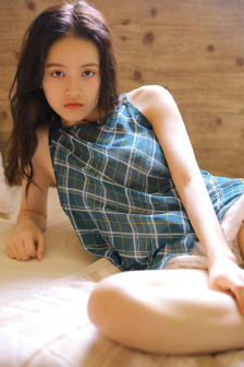梁佳